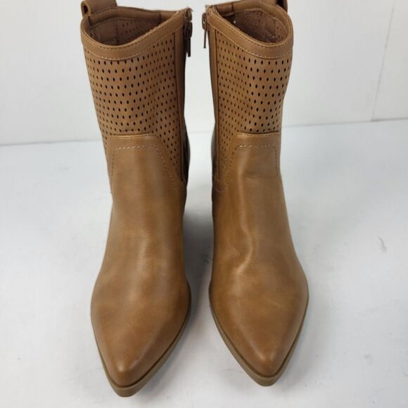 DV Dolce Vita Kirby Pull-On Perforated Western Ankle Bootie Tan 8.5 - Picture 10 of 14